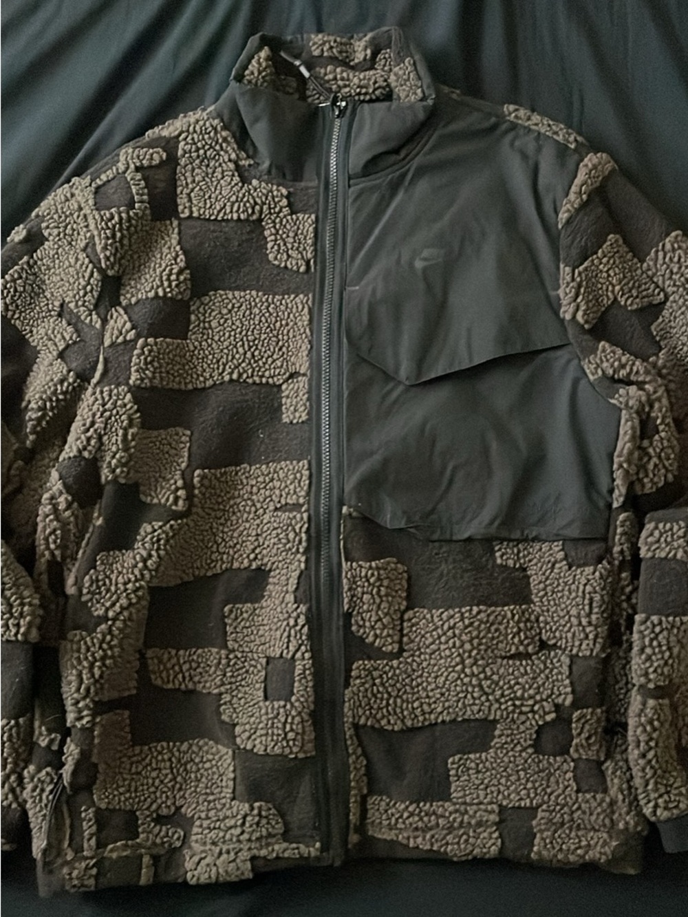Nike Men's Black & Brown Patterned Sherpa Jacket